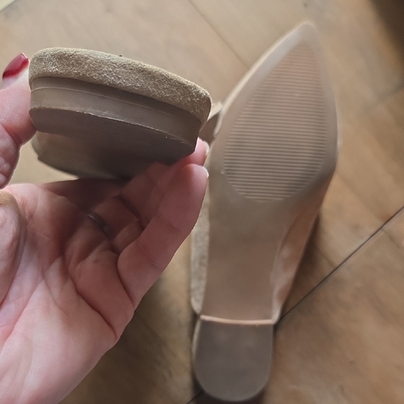 Steve Madden Beige Suede Chain-Trim Mules - Picture 3 of 4